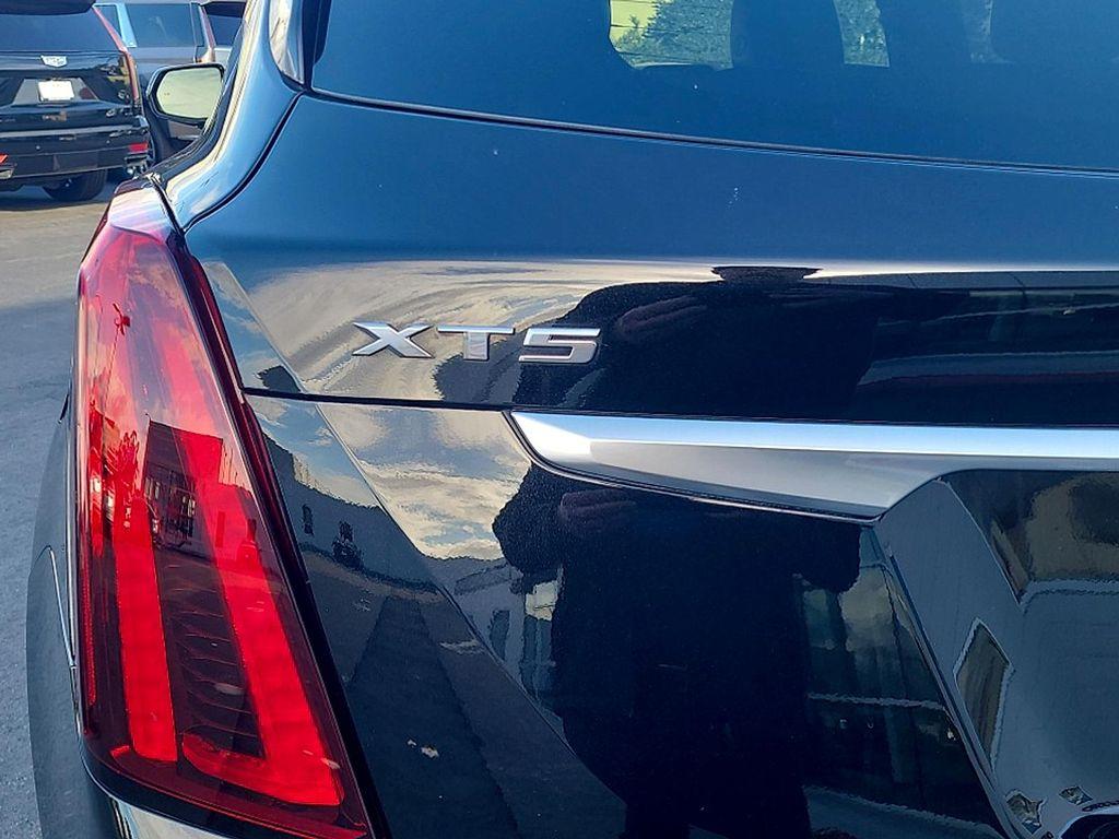 used 2023 Cadillac XT5 car, priced at $34,473