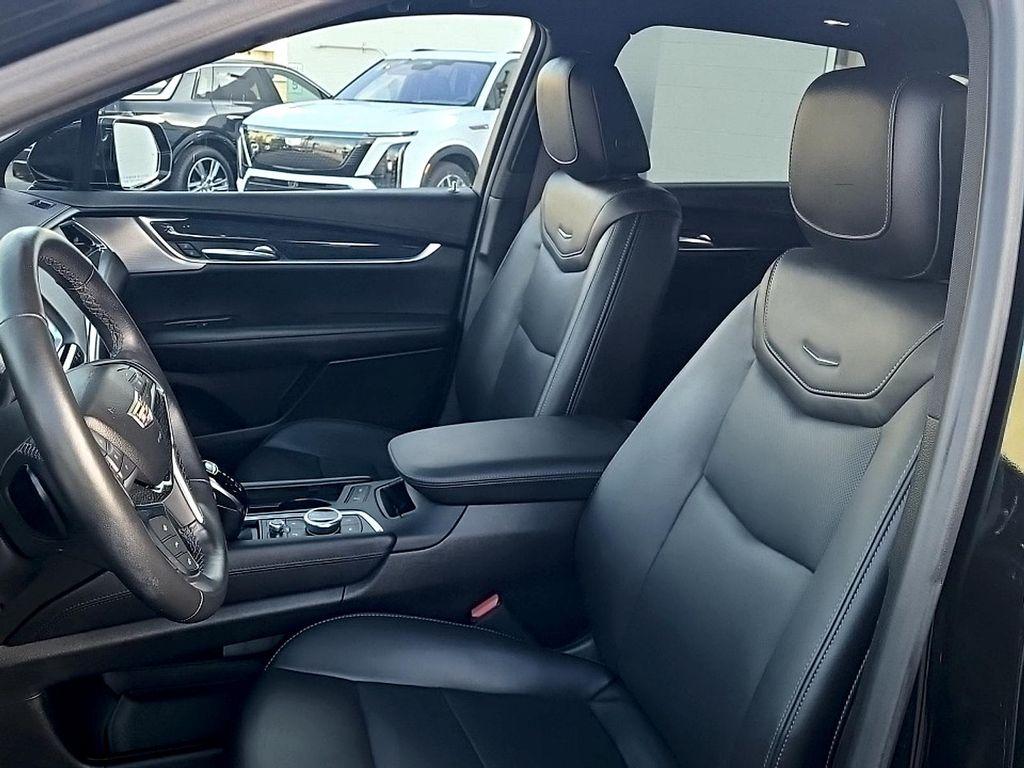 used 2023 Cadillac XT5 car, priced at $34,473