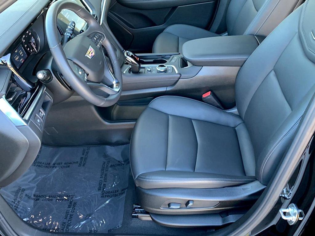 used 2025 Cadillac XT6 car, priced at $43,939