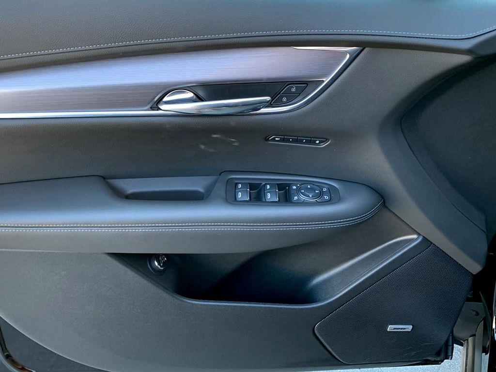 used 2025 Cadillac XT6 car, priced at $43,939