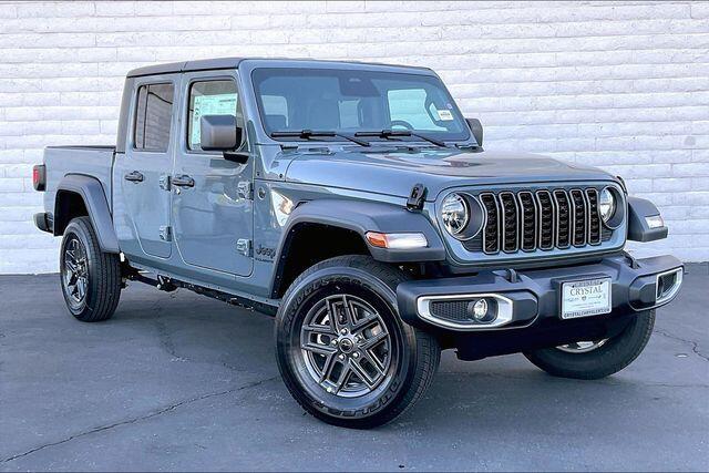new 2026 Jeep Gladiator car, priced at $43,735