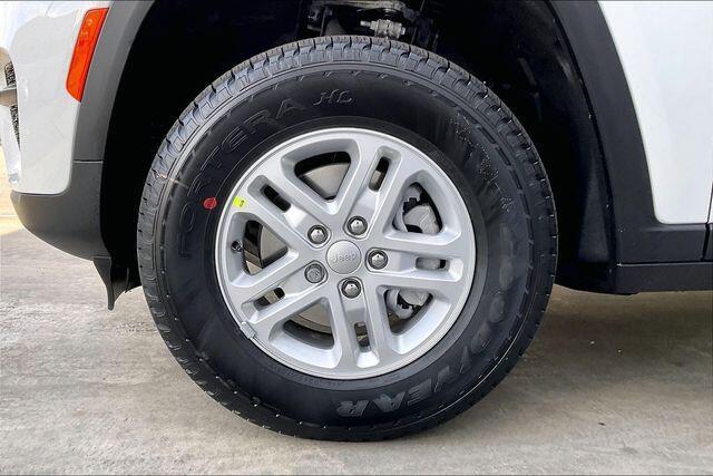 new 2025 Jeep Grand Cherokee car, priced at $31,950