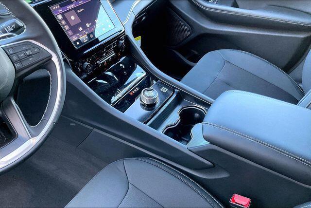 new 2026 Jeep Grand Cherokee car, priced at $43,405