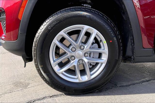 new 2026 Jeep Grand Cherokee car, priced at $43,405