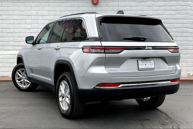 new 2026 Jeep Grand Cherokee car, priced at $44,000