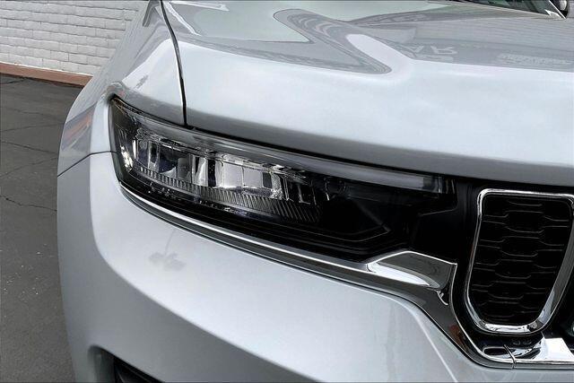 new 2026 Jeep Grand Cherokee car, priced at $44,000