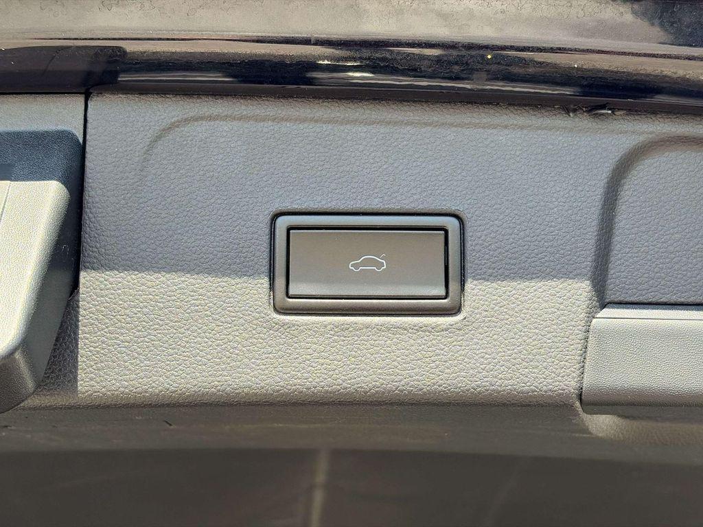 used 2021 Volkswagen Atlas car, priced at $18,495