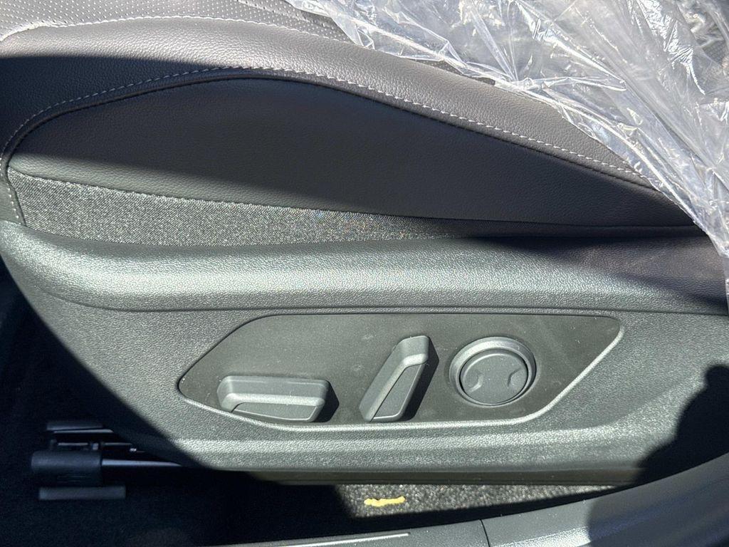 new 2025 Hyundai Elantra car, priced at $23,368