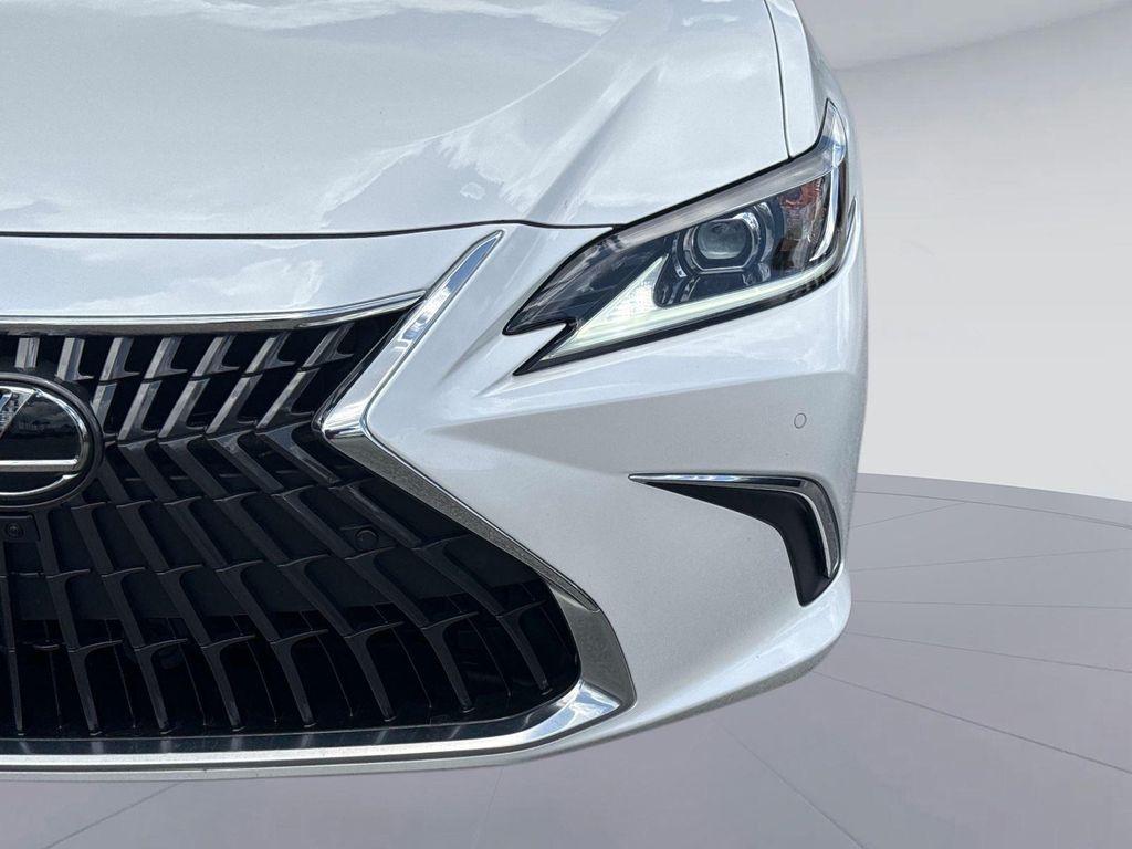 used 2025 Lexus ES 300h car, priced at $48,993