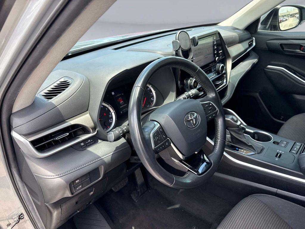 used 2020 Toyota Highlander car, priced at $25,393