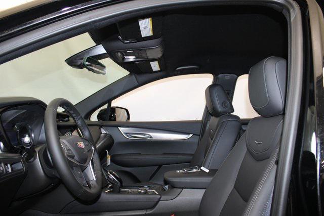 new 2025 Cadillac XT5 car, priced at $44,915