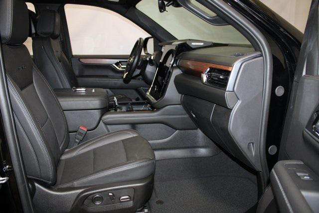 used 2025 GMC Yukon car, priced at $69,991