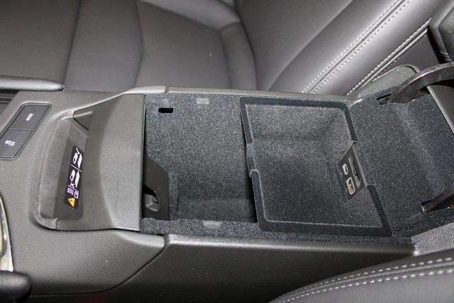 new 2025 Cadillac XT5 car, priced at $58,990