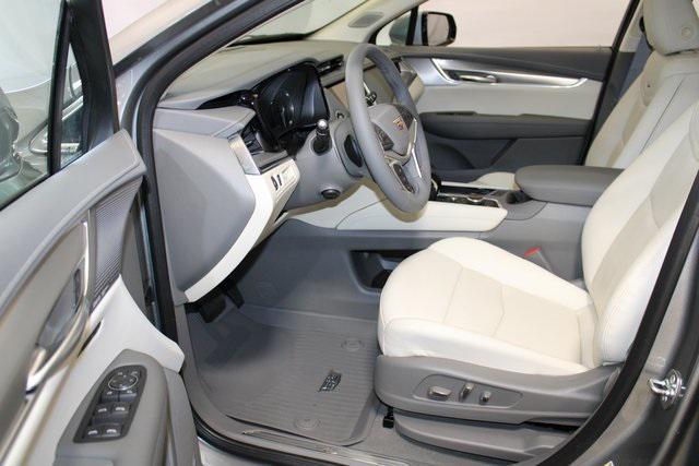 new 2025 Cadillac XT5 car, priced at $54,764