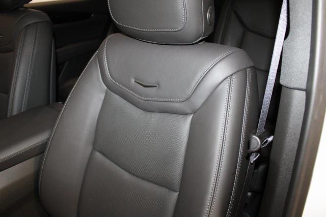 new 2025 Cadillac XT6 car, priced at $58,915