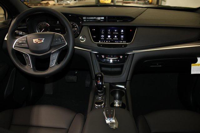 new 2025 Cadillac XT5 car, priced at $46,815