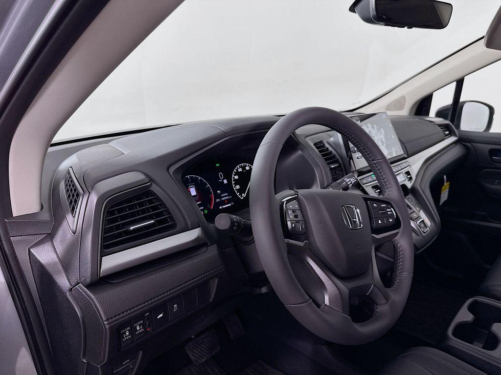 new 2026 Honda Odyssey car, priced at $42,084