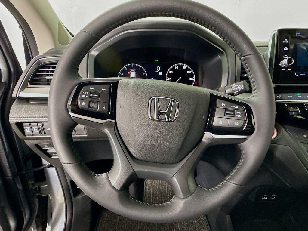 new 2026 Honda Odyssey car, priced at $42,084