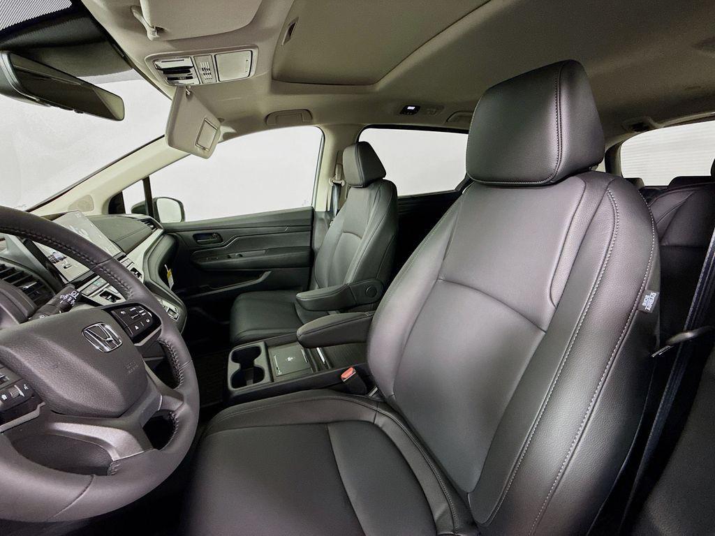 new 2026 Honda Odyssey car, priced at $42,084
