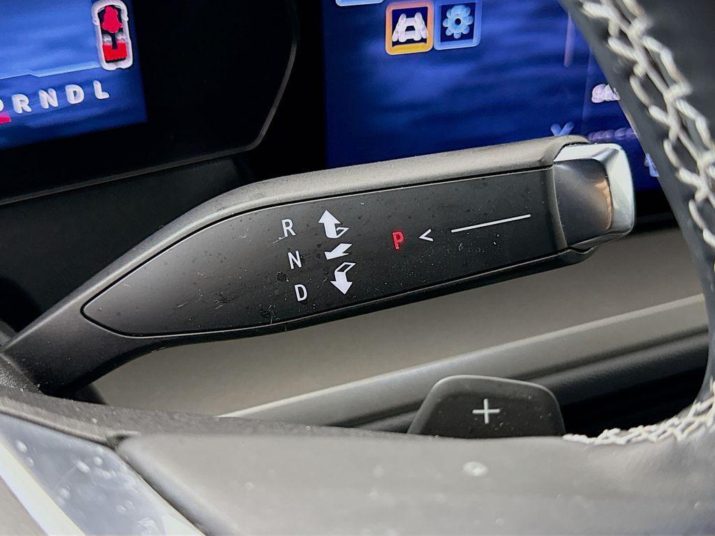 used 2025 Chevrolet Traverse car, priced at $35,390