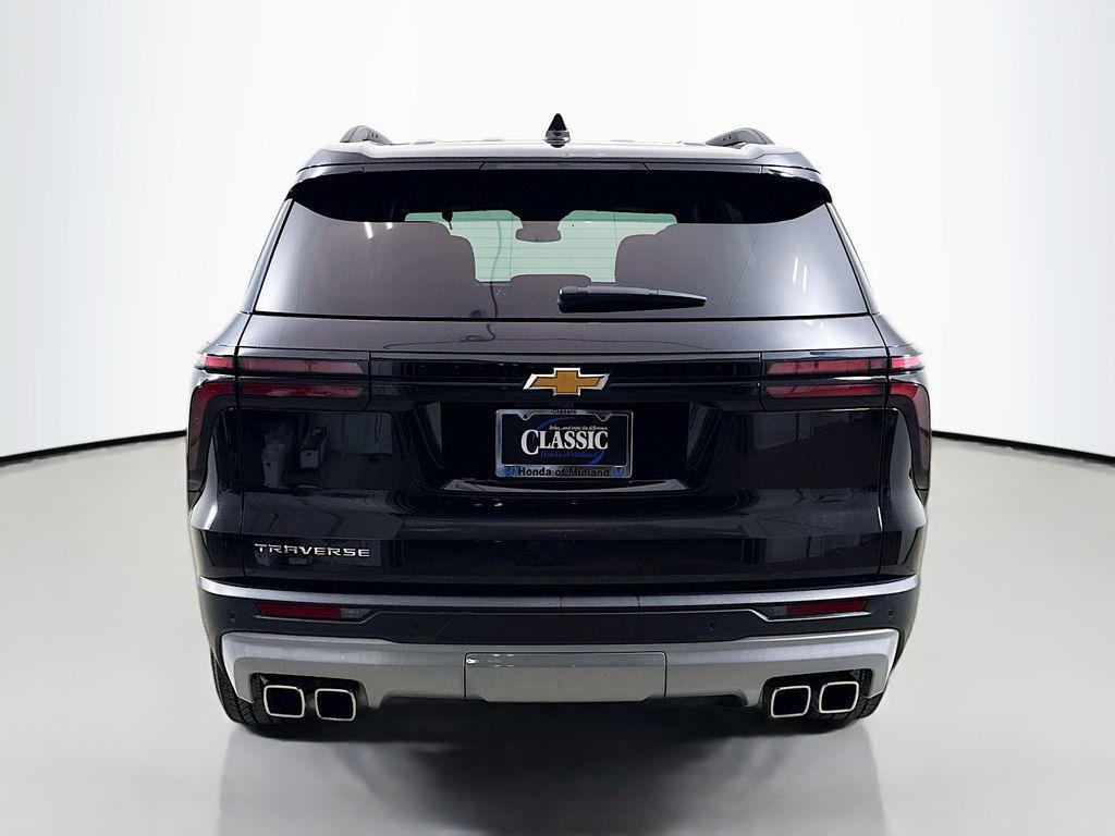 used 2025 Chevrolet Traverse car, priced at $35,390