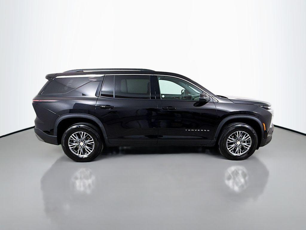 used 2025 Chevrolet Traverse car, priced at $35,390