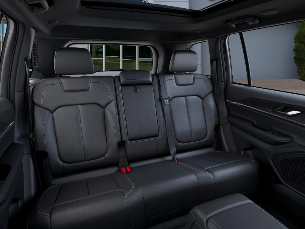 new 2025 Jeep Grand Cherokee car, priced at $46,895