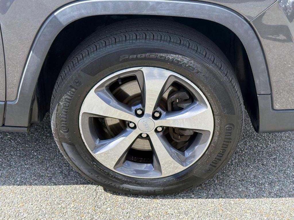 used 2019 Jeep Cherokee car, priced at $16,901