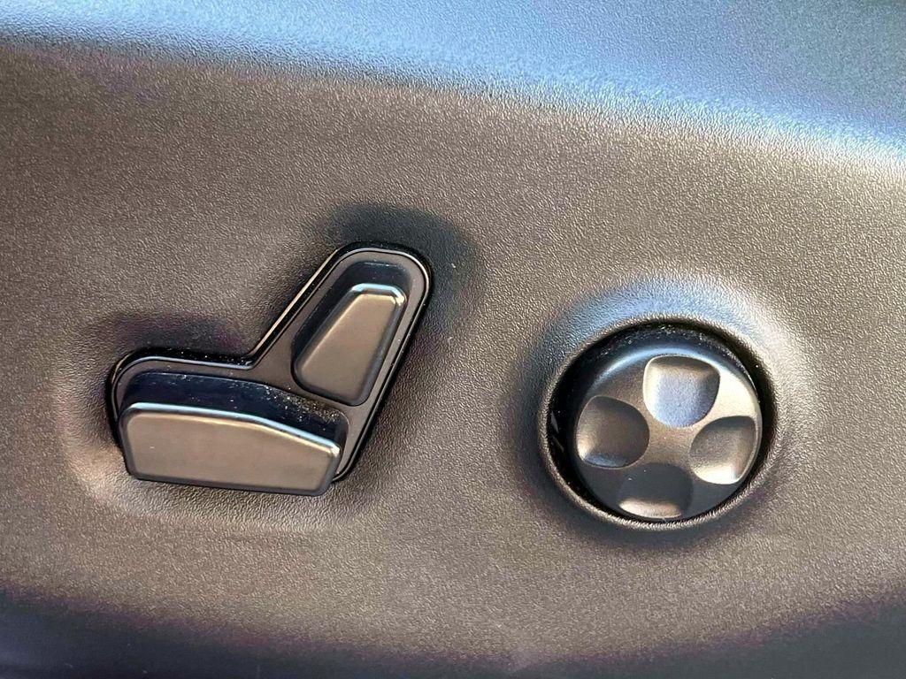 used 2023 Chrysler Pacifica car, priced at $19,487