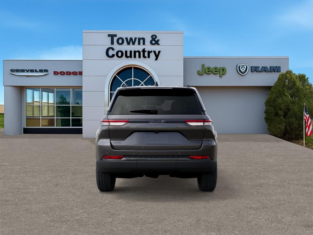 new 2025 Jeep Grand Cherokee car, priced at $44,975