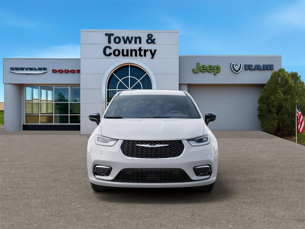 new 2026 Chrysler Pacifica car, priced at $39,840