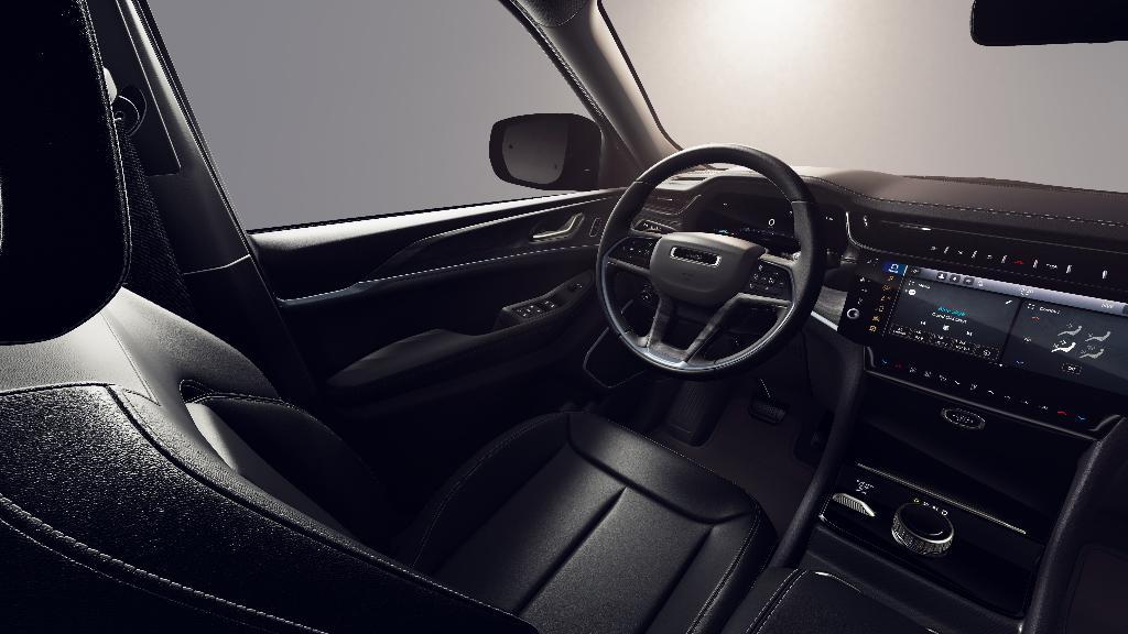 new 2026 Jeep Grand Cherokee car, priced at $47,215