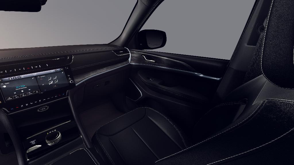 new 2026 Jeep Grand Cherokee car, priced at $47,215