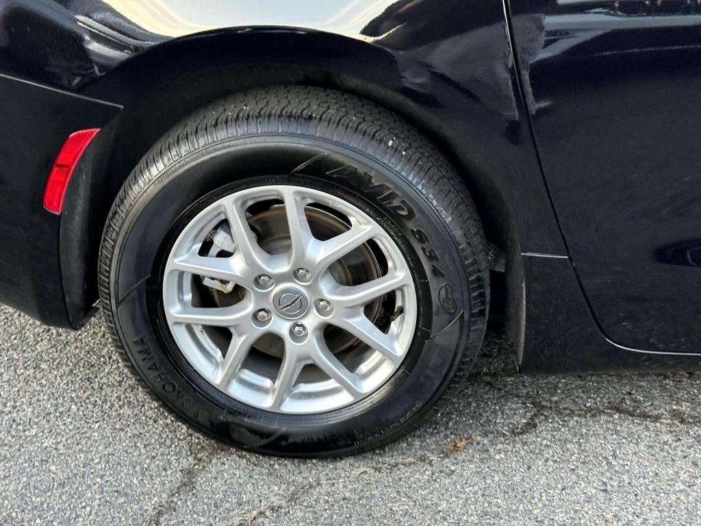 used 2025 Chrysler Pacifica car, priced at $35,020