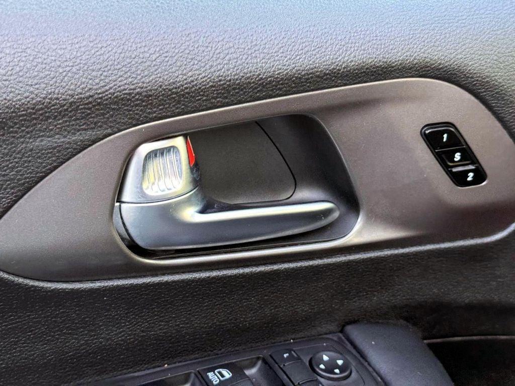 used 2025 Chrysler Pacifica car, priced at $35,020