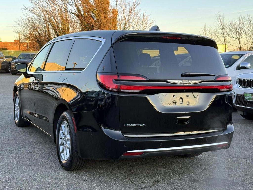 used 2025 Chrysler Pacifica car, priced at $35,020