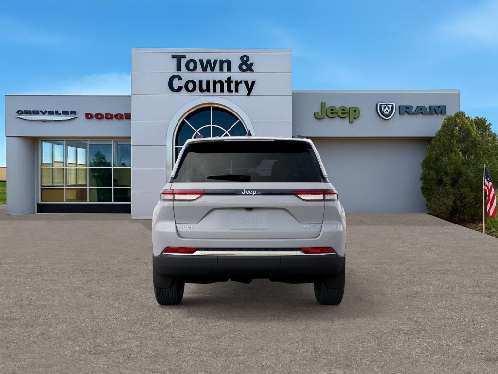 new 2025 Jeep Grand Cherokee car, priced at $42,080