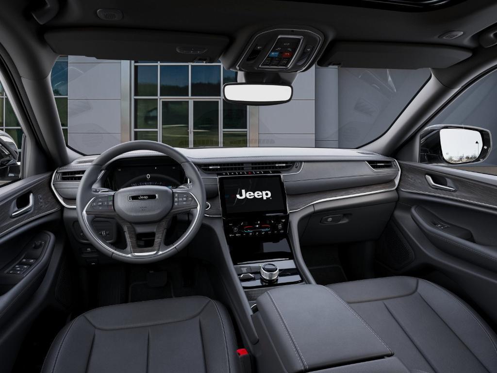 new 2025 Jeep Grand Cherokee car, priced at $47,395