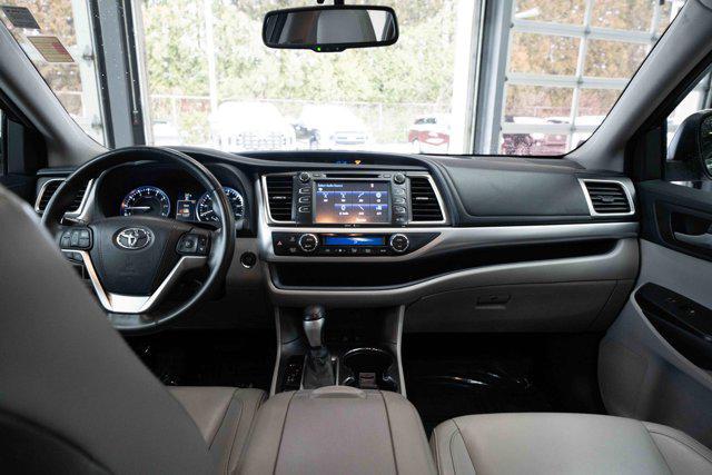 used 2015 Toyota Highlander car, priced at $18,600