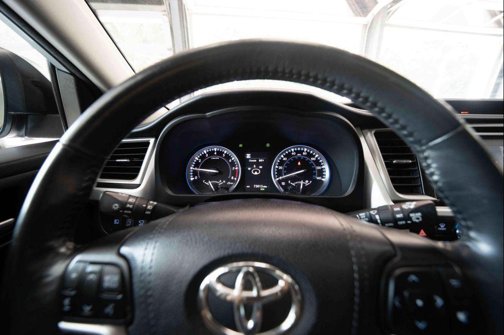 used 2018 Toyota Highlander car, priced at $28,500