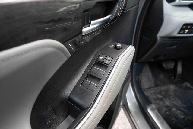 new 2026 Toyota Highlander Hybrid car, priced at $53,700