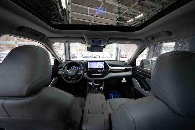 new 2026 Toyota Highlander Hybrid car, priced at $53,700