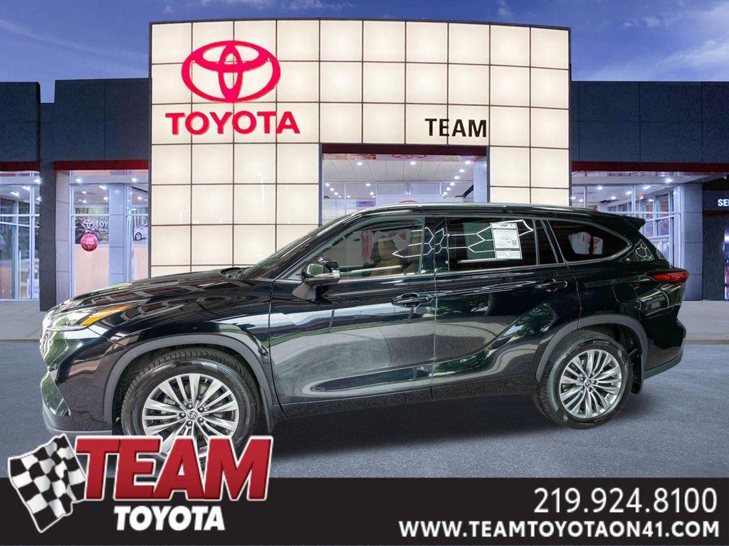 used 2021 Toyota Highlander car, priced at $34,300