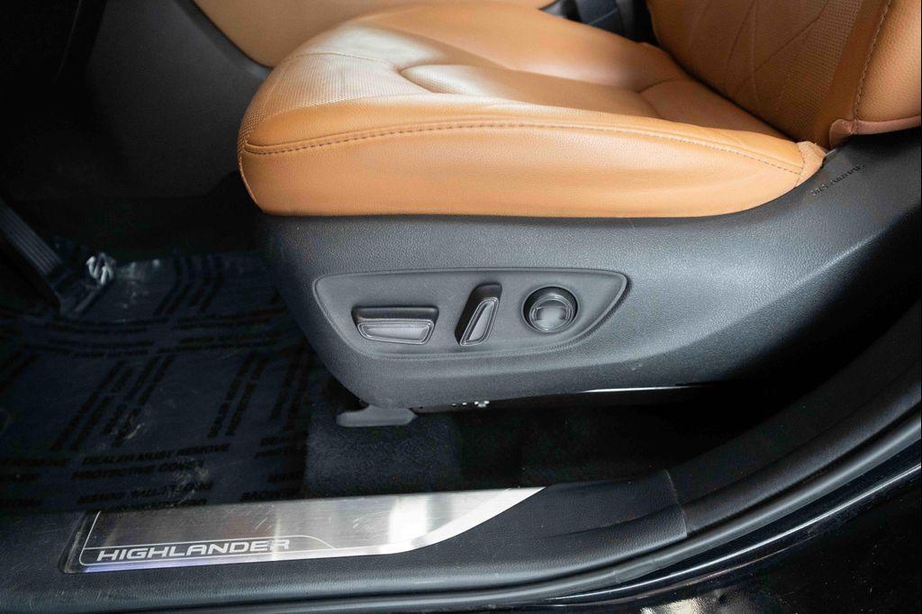 used 2021 Toyota Highlander car, priced at $34,300