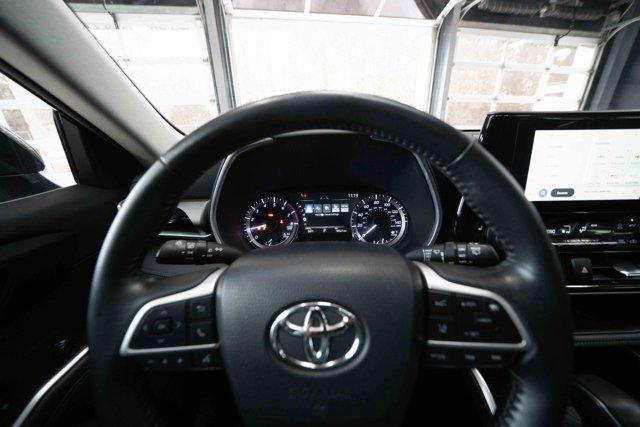 used 2023 Toyota Highlander car, priced at $32,000