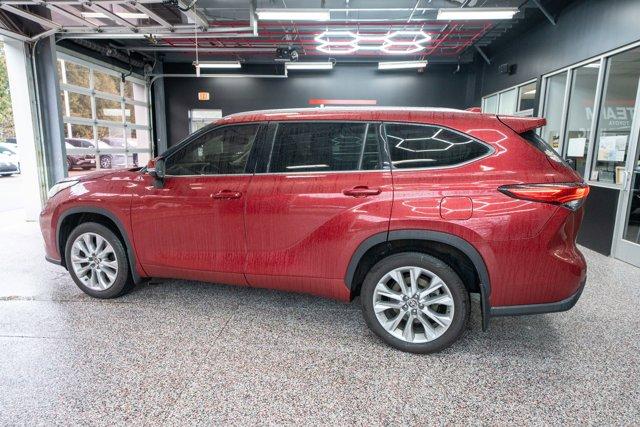 used 2020 Toyota Highlander car, priced at $28,200