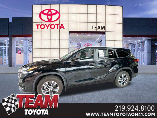 used 2023 Toyota Highlander car, priced at $37,700