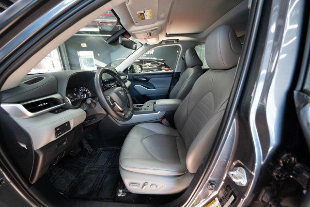 used 2024 Toyota Highlander car, priced at $39,300