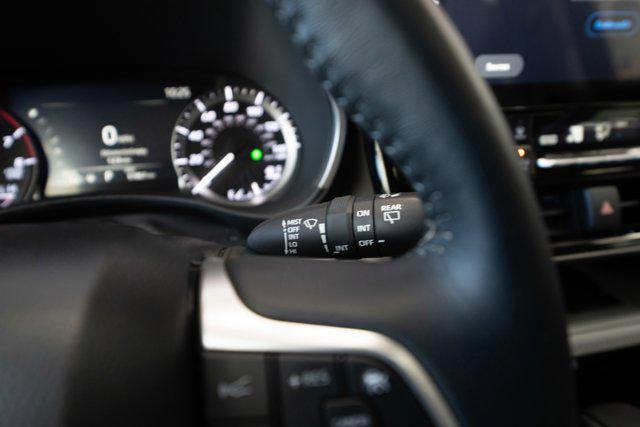 used 2024 Toyota Highlander car, priced at $39,300