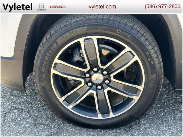 2023 White Frost Tri-Coat GMC Acadia